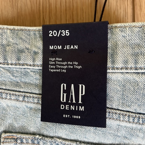 Gap Mom Jeans. - Picture 5 of 5